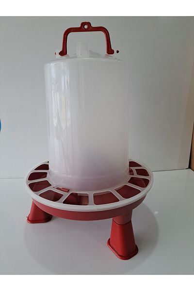 M&H 5 KG Footed Chicken and Chick Feeder with Handle