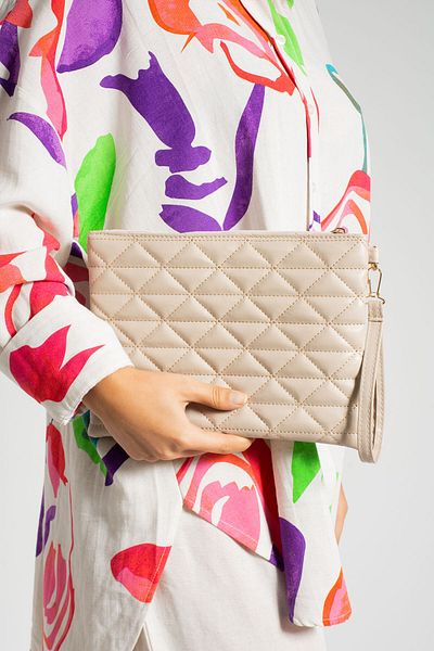 Bagfoni Beige Triangle Patterned Clutch Clutch Bag