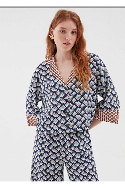 Quzu Kadın Mavi Renkli Desenli Bandanalı Gömlek