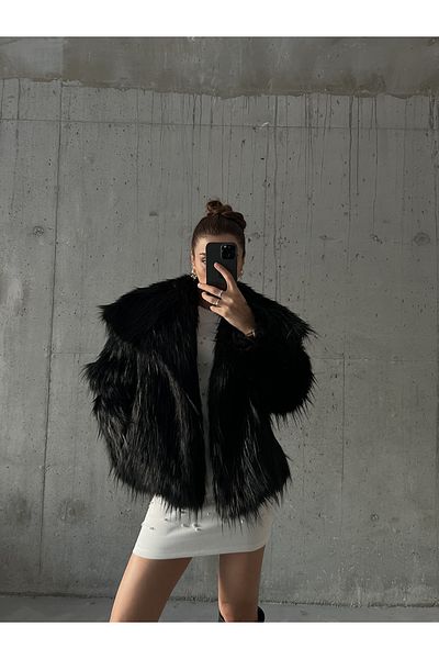 Laluvia Black Short Madonna Fur Coat