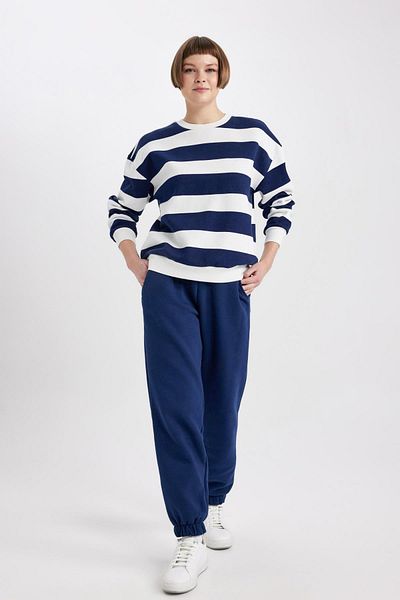 DeFacto Relax Fit Gestreiftes Sweatshirt mit Rundhalsausschnitt A1883ax23au