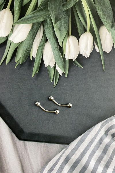 Çlk Accessories 316l الفولاذ الجراحي 2 قطعة ثقب القطع الناقص مع الكرات في طرفي P050 * 2