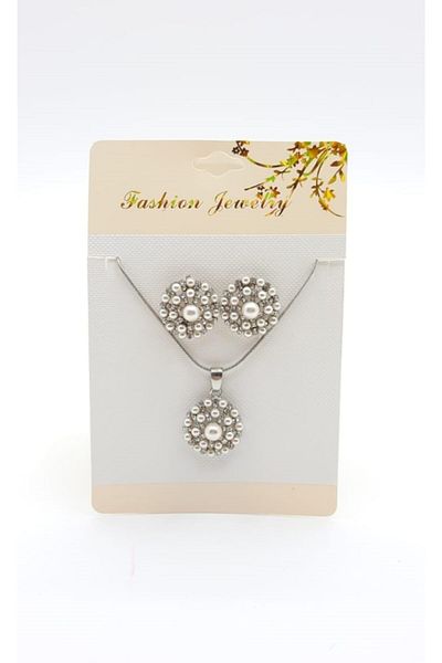 Merve Stylish Embroidered Pearl Necklace-Earrings Set