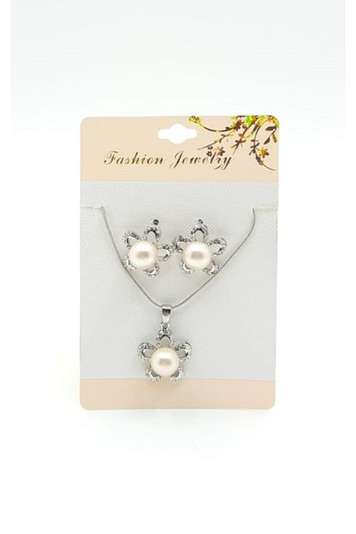 Merve Daisy Pearl Necklace-Earrings Set