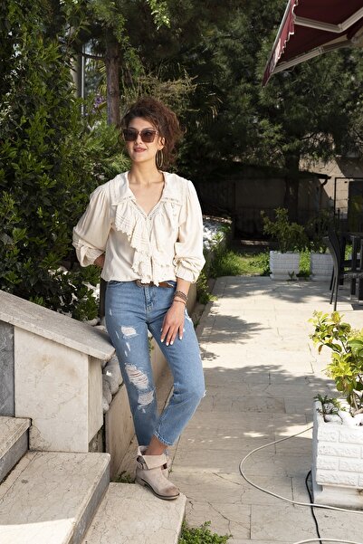 ESQ Kadın Bej Önü Volanlı Fistolu Gömlek