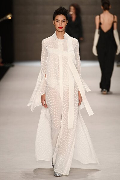 belma özdemir Kadın Krem Puantiye Dokulu Yarı Abiye Gömlek Elbise