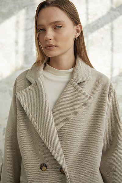 InStyle Ραμμένο παλτό με λεπτομέρεια επωμίδας - εκρού