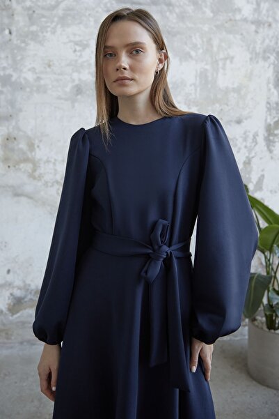 InStyle Potápěčské šaty s balonovým rukávem - námořnická modř