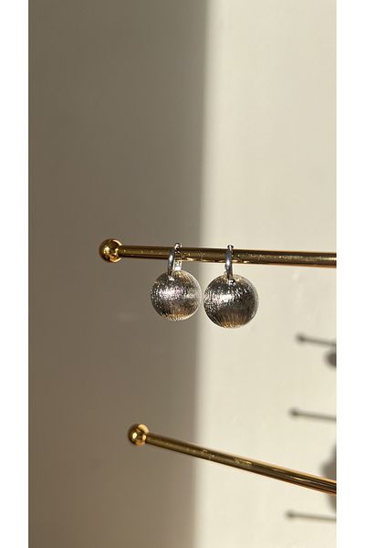 Ebru Atelier UNTARNED STAINLESS STEEL BALL EARRING