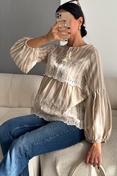 FEMELLE Balloon Sleeve Tassel Embroidered Blouse