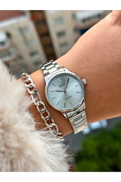 Q&Q Brand Mint Green Color Dial, Steel Cord, Certified, Retro Women's Wristwatch+Bracelet