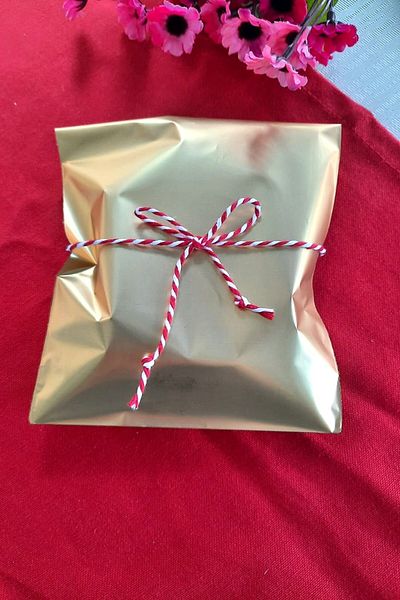 Emtory Home (50 Pieces) 15x25 cm Gold Gift Package with Janjan - Adhesive