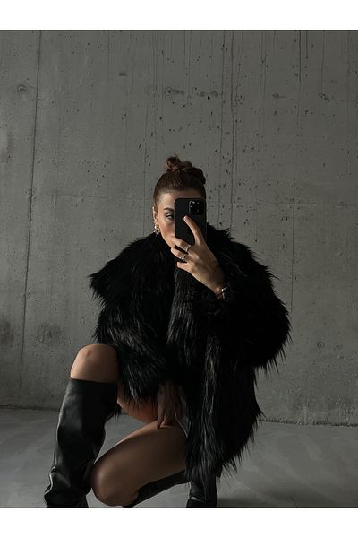 Laluvia Black Short Madonna Fur Coat