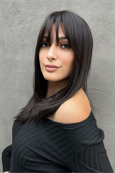 TAKIŞTIR شعر مستعار أسود اللون بتفاصيل غرة ومقطع بطبقات