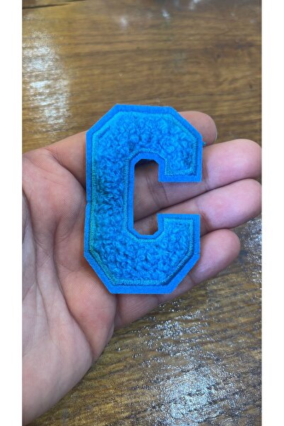 Gönülden Tasarım 7x4 cm peglana tirkizna oznaka sa slovom C, vez, šivaći hobi...