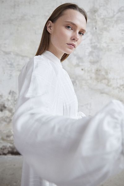 InStyle Rochie cu modele cu centură - Albă
