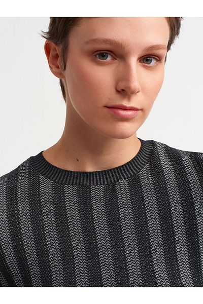 Dilvin Women's Jones Black Italian Sleeve Crew Neck Sweater