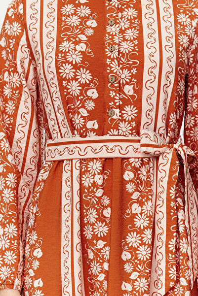 Trendyol Modest Dlaždice vzorované poloviční tkané šaty TCTSS23EB00366