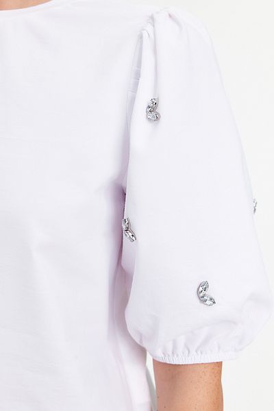 Trendyol Collection Kurzärmlige, gewebte Bluse mit steinfarbenen Details in Ecru TWOSS24BZ00020