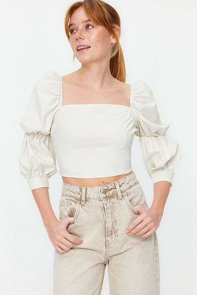 Trendyol Collection Μπεζ Crop μπλούζα με μανίκι με τετράγωνο λαιμό υφαντό TWOSS19XB0036