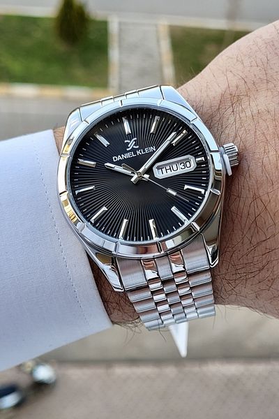 Daniel Klein Men's Wristwatch - with Calendar and Day Function