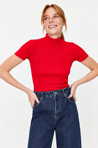 Trendyol Collection Red Fitted High Collar Crop Ribbed Stretchy Knitted Blouse TWOSS21BZ0780