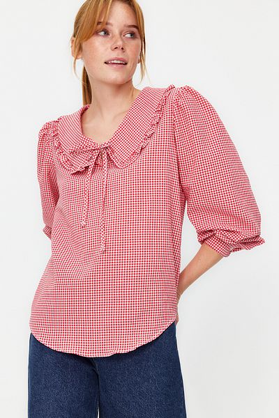 Trendyol Collection Karierte, gewebte Bluse mit rotem Kragen und detailliertem Kragen TWOAW22BZ0097
