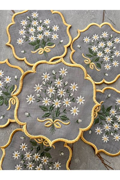 Nakışkonsept Daisy Model Embroidered Cocktail Coffee Presentation Napkin 1 Piece