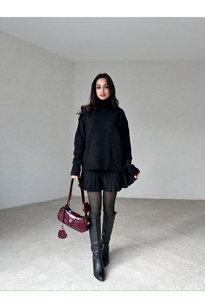 Mooi Butik RORY szett 2585 - garbós pulóver és redős szoknya - fekete