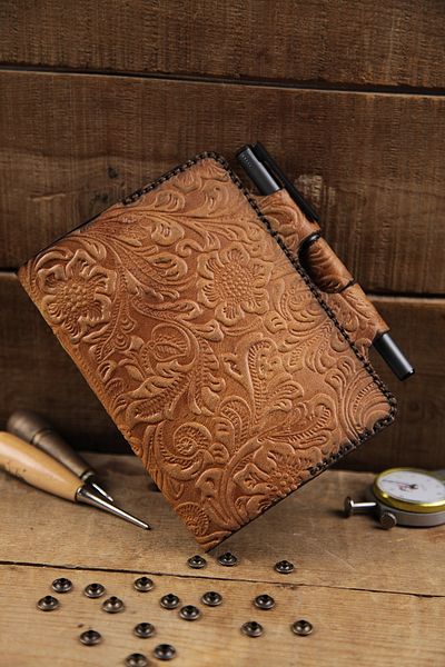 New Coast Leather 1900's Ръчно изработен калъф за тефтер A6 от естествена кожа