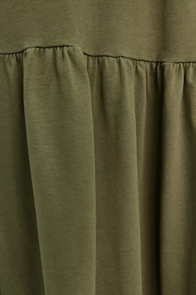 Trendyol Collection Χακί Κοντομάνικο Πλεκτό Μάξι Μπλουζάκι Φόρεμα TWOSS24EL00132