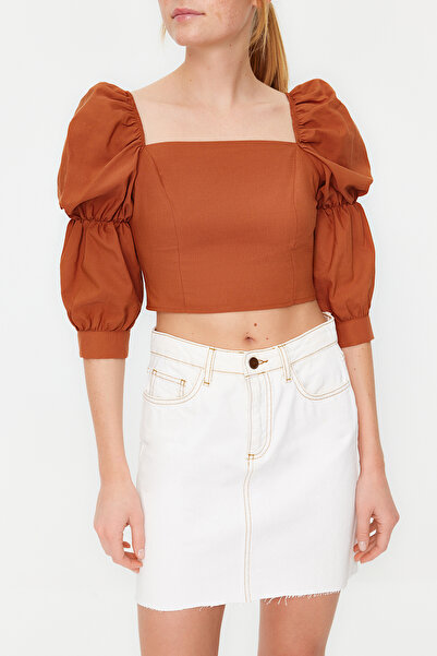 Kolekcia Trendyol Hnedá blúzka s balónikovým rukávom s štvorcovým výstrihom TWOSS19XB0036