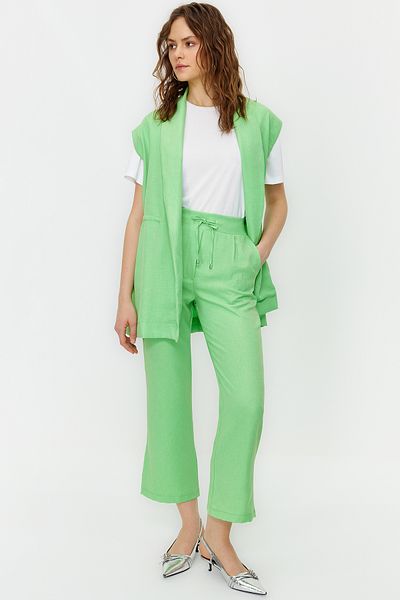 Trendyol Modest بدلة كيمونو منسوجة ذات مظهر كتان داخلي أخضر اللون TCTSS23US00061