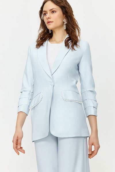 Trendyol Modest طقم جاكيت من الكريب مزين باللؤلؤ الأزرق وبنطلون منسوج من الأسفل TCTSS24US00011