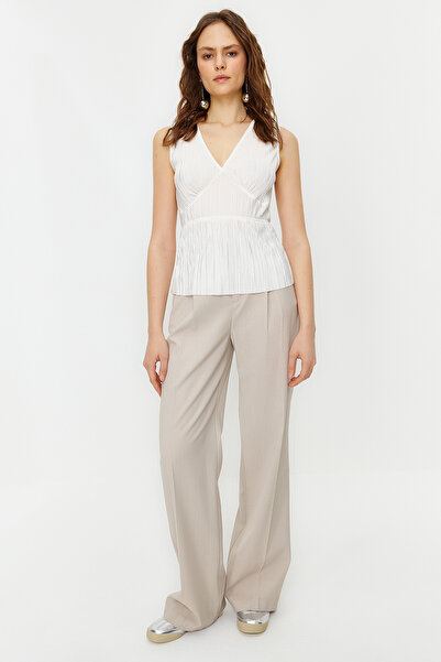 Trendyol Collection Ecru Premium Pleated V-Neck Regular/Normal Fit Knitted Blouse TWOSS23BZ00965