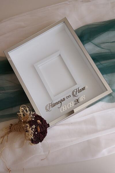 Verda Çerçeve 40x50 Cm Gümüş Fotoğraf Bölümlü 8 Cm Derinliğinde Isimli Ledsiz Çerçeve! Gül Kutusu