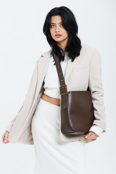 minebag Дамска чанта Dante Crossbody - с детайли на колана, кафява
