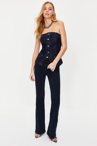 Trendyol Collection Blaues, vorne geknöpftes, trägerloses Denim-Bustier TWOSS24BS00005