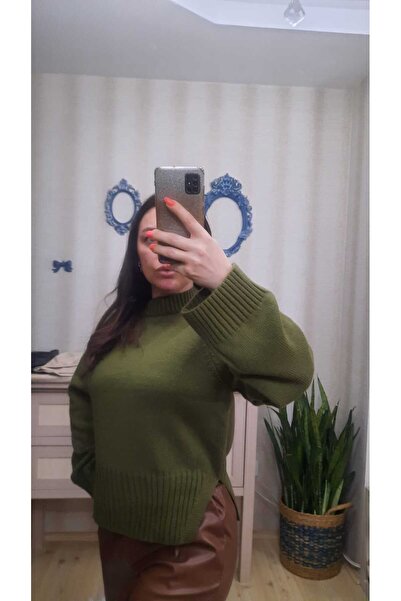 YANLARI YIRTMAÇLI KAZAK