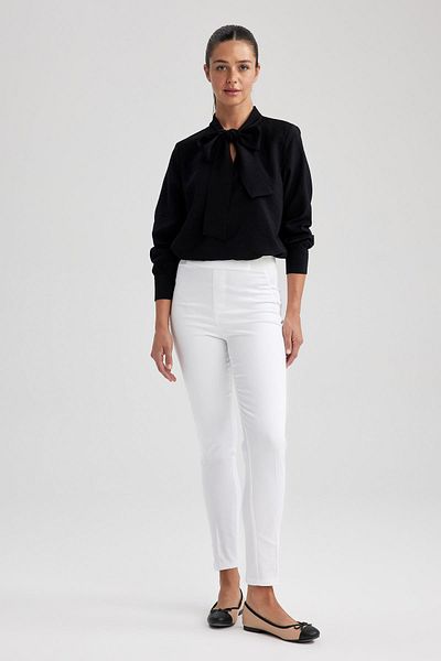 DeFacto Smoking-Satinhose mit normaler Taille und geradem Bein J8743az23wn