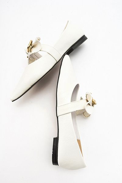 LuviShoes HELSİ Weiße Ballerinas mit Schleife für Damen