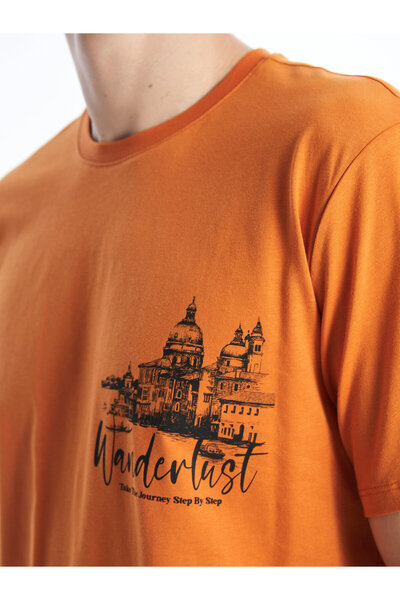 LC Waikiki Ανδρικό μπλουζάκι από χτενισμένο βαμβακερό κοντό μανίκι με λαιμόκοψη