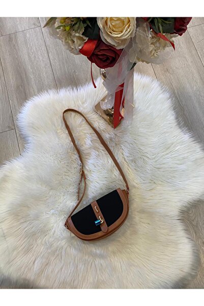 Bella Kilit Detaylı Mini Çapraz Çanta