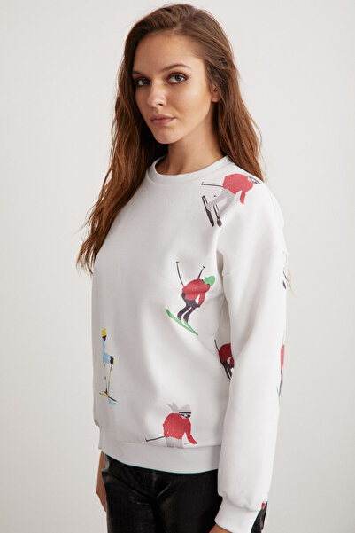 ETHIQUET سويت شيرت نسائي من Cloudy مصنوع من الصوف الناعم برقبة دائرية وقصة مريحة ومطبوع باللون الأبيض