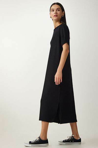Happiness İstanbul Schwarzes geripptes Strickkleid für Damen mit Rundhalsausschnitt DZ00111