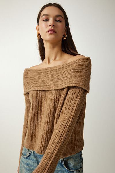 Happiness İstanbul Damen-Strickpullover mit Madonna-Kragen in Camel PF00049