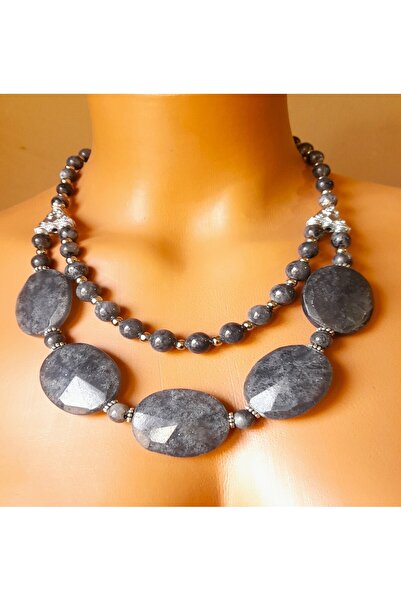 Asteria Elite قلادة جاسبر رمادية اللون ذات صفين من توازن الطاقة والوفرة