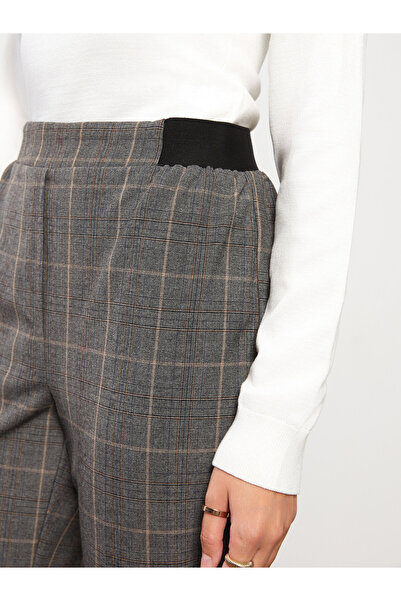 LC Waikiki Rugalmas derekú, normál illeszkedésű, kockás zsebes, részletes női nadrág