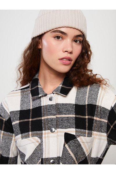 LC Waikiki Jachetă cu mânecă lungă în carouri din gabardină supradimensionată pentru femei, cămașă lumberjack