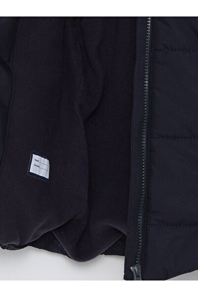 LC Waikiki Kapüşonlu Basic Erkek Çocuk Fermuarlı Yelek